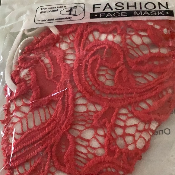 Red lace crocheted mask NEW never worn washable & reusable - Picture 2 of 3